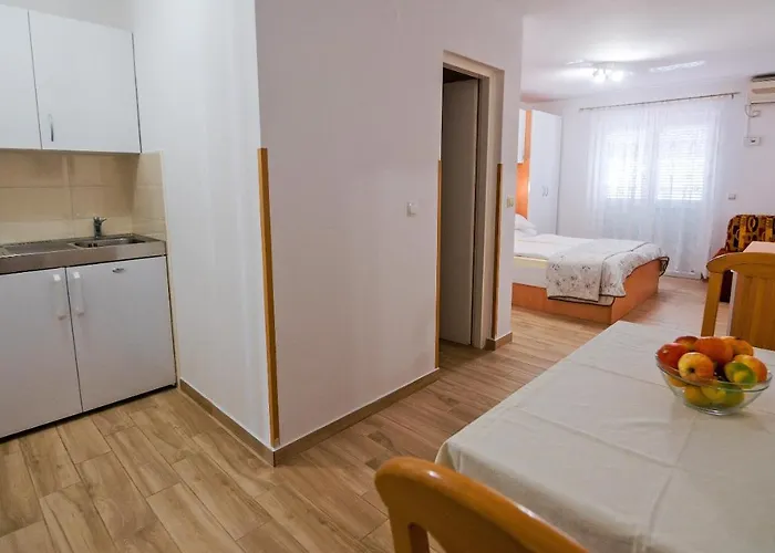 Bene Apartment Banjol